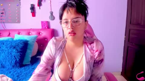 Snapshot of cristaln07 chatting on November 23, 12:05 pm Natis online show from November 23, 12:05 pm