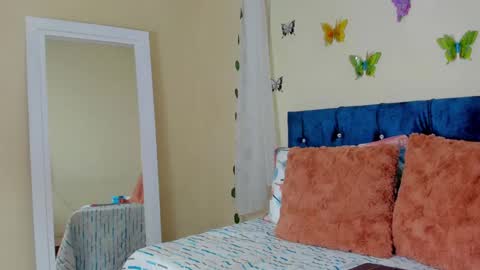 Snapshot of cristalwalker__ chatting on January 31, 4:06 pm cristal walker online show from January 31, 4:06 pm
