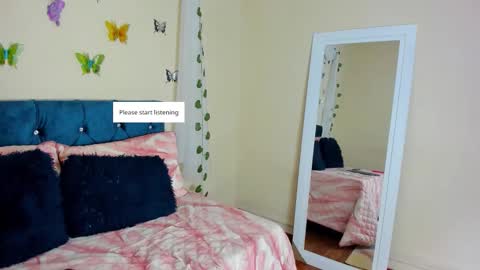 Snapshot of cristalwalker__ chatting on September 14, 10:25 am cristal walker online show from September 14, 10:25 am