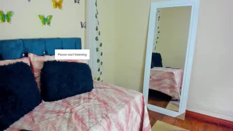 Snapshot of cristalwalker__ chatting on September 16, 11:44 am cristal walker online show from September 16, 11:44 am