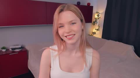 Snapshot of cristasires chatting on March 26, 11:16 am Cristas online show from March 26, 11:16 am