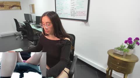 you can call me your sweettie assistant   online show from March 1, 3:38 pm