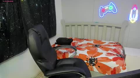 Cristhofer online show from February 1, 3:27 am