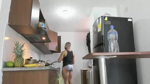 Snapshot of cristian_disick chatting on March 17, 6:33 pm cristian_disick online show from March 17, 6:33 pm