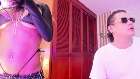 Snapshot of cristianblaze_pamelareal chatting on October 30, 8:05 am Cris Pame online show from October 30, 8:05 am