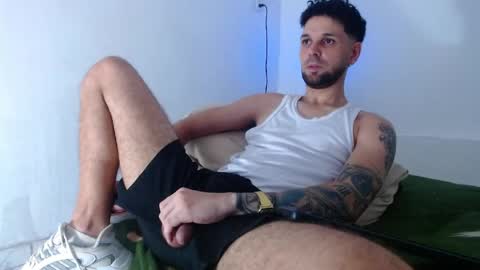 cristianhot125 online show from May 25, 10:27 pm