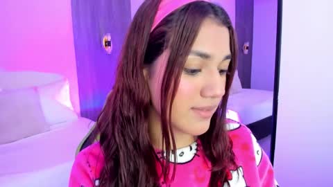 Snapshot of cristin_collins chatting on March 21, 6:11 pm C R I S T I N online show from March 21, 6:11 pm