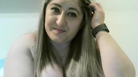 cristina20021991 online show from March 10, 9:18 pm