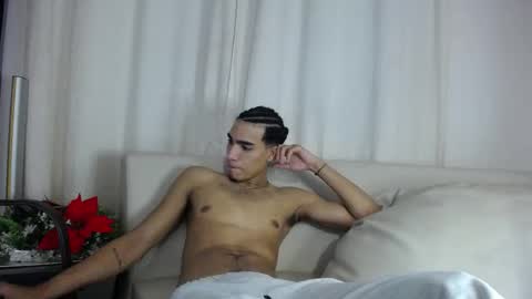 Cristina online show from February 3, 1:37 am