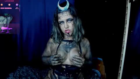 Snapshot of cristina_blue21 chatting on October 28, 10:41 am Cristina online show from October 28, 10:41 am