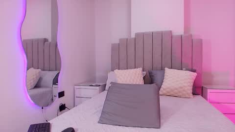 Snapshot of cristina_kross chatting on December 4, 3:05 am Cristina kros online show from December 4, 3:05 am