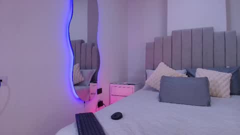 Snapshot of cristina_kross chatting on December 5, 3:26 am Cristina kros online show from December 5, 3:26 am