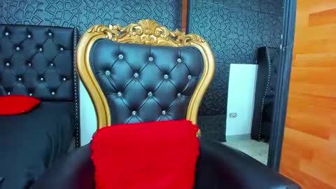 cristingarcia online show from December 3, 2:05 pm