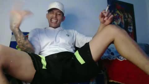 criistofer online show from December 3, 3:30 am