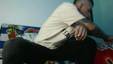 criistofer online show from December 4, 12:41 am