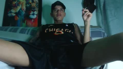 criistofer online show from December 16, 4:28 am