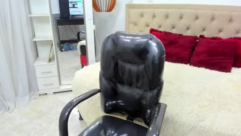 Snapshot of cristoferr_1 chatting on March 10, 8:47 pm CRISTOFER online show from March 10, 8:47 pm