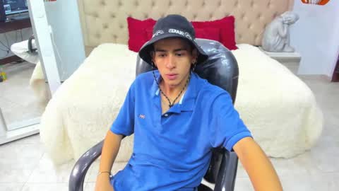 Snapshot of cristoferr_1 chatting on March 13, 6:14 pm CRISTOFER online show from March 13, 6:14 pm