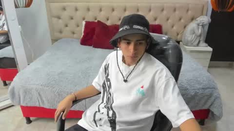 Snapshot of cristoferr_1 chatting on March 15, 5:52 pm CRISTOFER online show from March 15, 5:52 pm