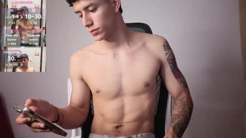 cristopher23  online show from September 26, 10:08 am