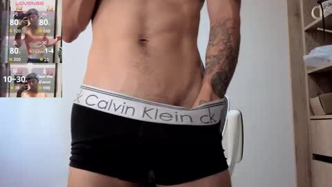 cristopher23  online show from October 18, 7:03 pm