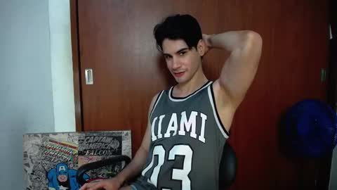 Snapshot of cristopher_vega182 chatting on November 28, 1:41 am cristopher online show from November 28, 1:41 am