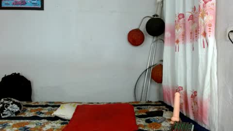 Snapshot of cristtal_1 chatting on June 9, 11:55 am cristtal_1 online show from June 9, 11:55 am