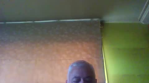 Snapshot of crmperez chatting on December 4, 8:51 pm crmperez online show from December 4, 8:51 pm