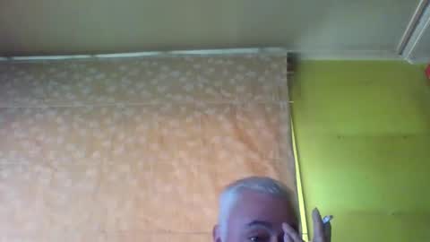 Snapshot of crmperez chatting on December 27, 6:20 pm crmperez online show from December 27, 6:20 pm