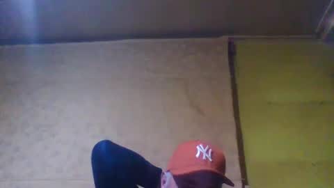 Snapshot of crmperez chatting on February 17, 1:25 am crmperez online show from February 17, 1:25 am