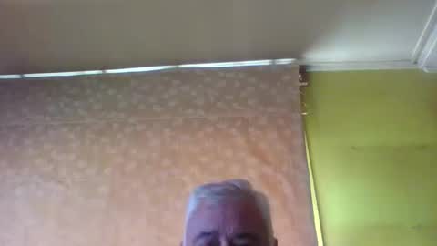 Snapshot of crmperez chatting on February 27, 6:53 pm crmperez online show from February 27, 6:53 pm