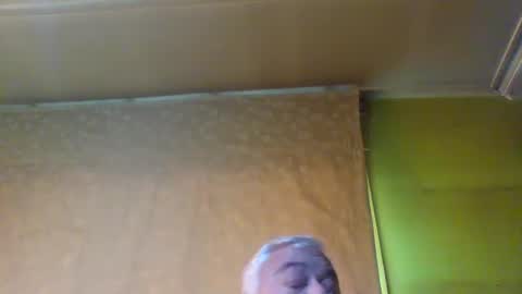 Snapshot of crmperez chatting on February 28, 10:17 pm crmperez online show from February 28, 10:17 pm