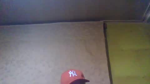 Snapshot of crmperez chatting on March 10, 1:01 am crmperez online show from March 10, 1:01 am