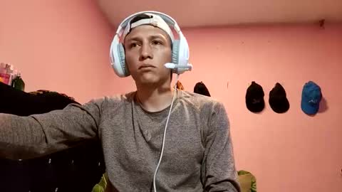 Snapshot of cronos_hot_888 chatting on March 15, 9:37 am cronos_hot_888 online show from March 15, 9:37 am