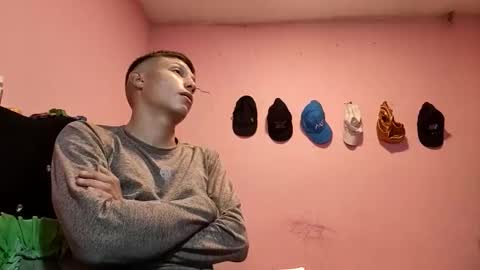 Snapshot of cronos_hot_888 chatting on March 19, 8:35 pm cronos_hot_888 online show from March 19, 8:35 pm