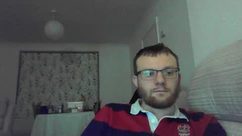 Snapshot of cropper4fun chatting on December 12, 8:32 pm Cropper online show from December 12, 8:32 pm