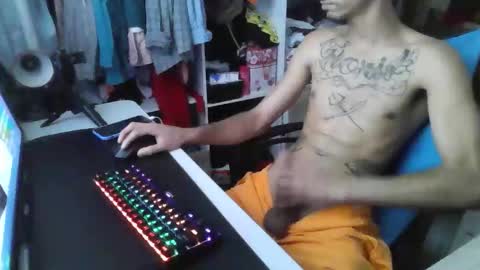 Snapshot of crudosoy chatting on October 28, 6:32 pm Carlo online show from October 28, 6:32 pm