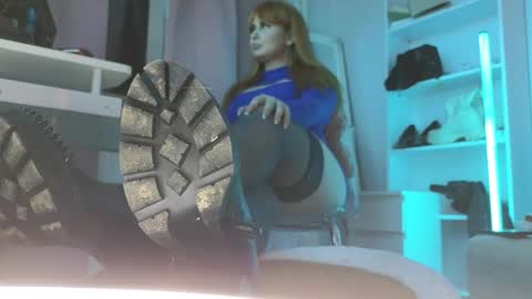 Cruel Siren online show from December 4, 8:17 pm