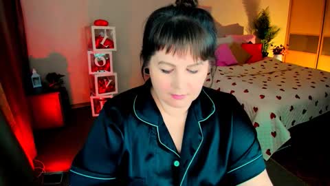 Snapshot of crystaalstaar chatting on February 18, 7:32 pm Anna online show from February 18, 7:32 pm