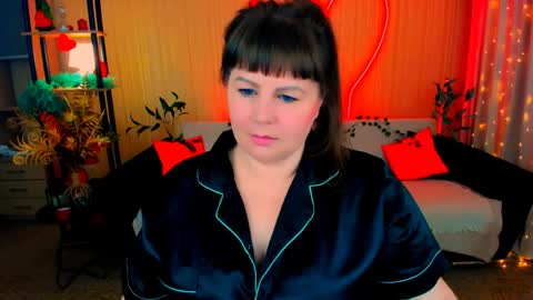 Snapshot of crystaalstaar chatting on April 2, 7:44 pm Anna online show from April 2, 7:44 pm