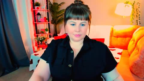 Snapshot of crystaalstaar chatting on April 4, 7:44 pm Anna online show from April 4, 7:44 pm