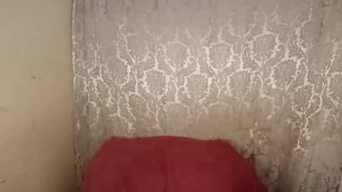 Snapshot of crystal_669 chatting on April 6, 2:31 am carol online show from April 6, 2:31 am