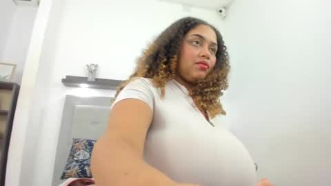 crystal_butterfly1 online show from December 27, 5:26 pm