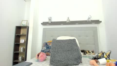 crystal_butterfly1 online show from December 28, 2:32 pm