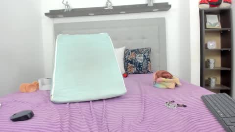 crystal_butterfly1 online show from January 16, 5:33 pm