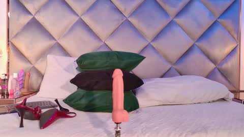 crystal_gilton online show from February 3, 7:08 pm