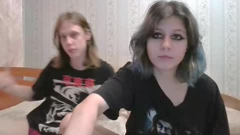 Crystal and Marcl online show from December 5, 2:55 pm
