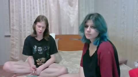 Crystal and Marcl online show from December 11, 9:45 pm