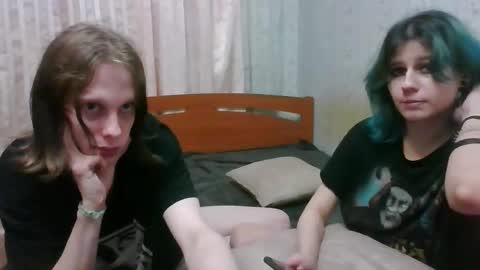 Crystal and Marcl online show from December 19, 12:34 am