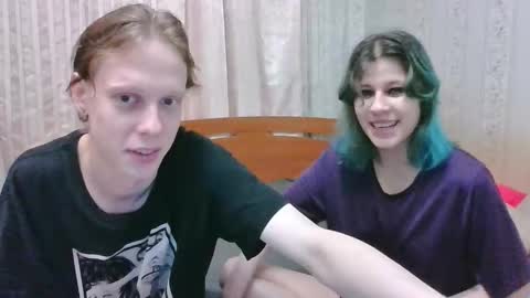 Crystal and Marcl online show from December 20, 9:39 pm